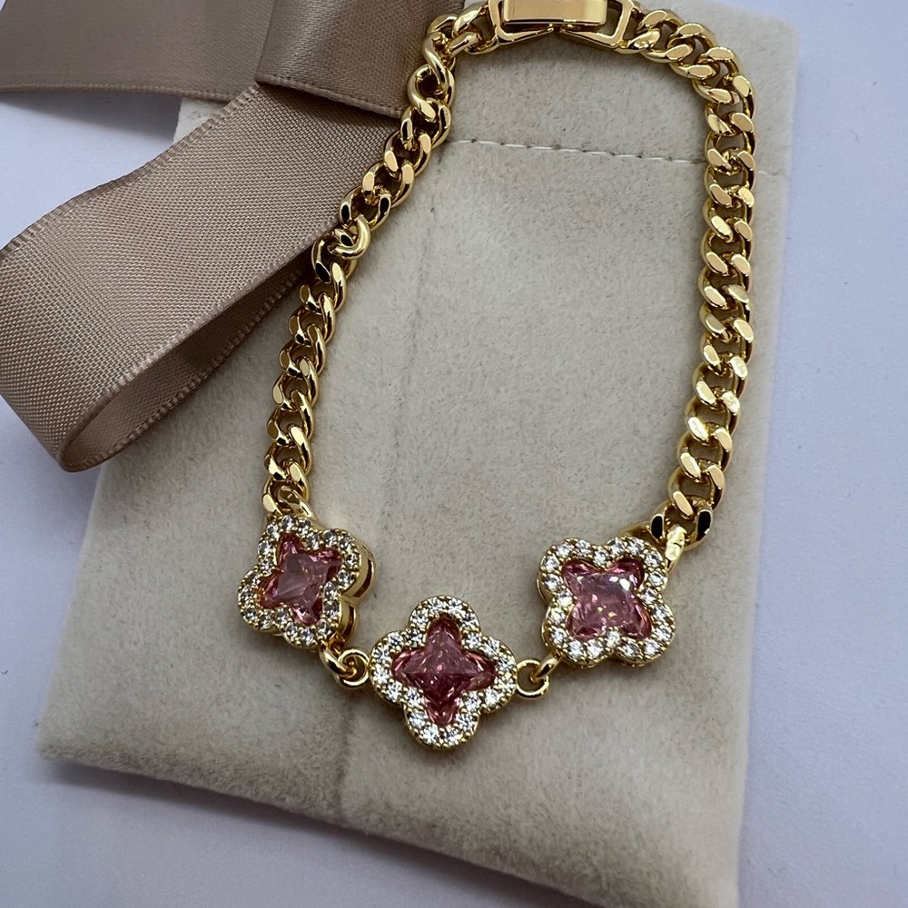 18k Gold filled Pink CloverBracelet NWOT